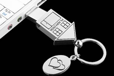 Flash Drive Keychains - Bringing the Data with You Wherever You Go Flash Drive Keychains - Bringing the Data with You Wherever You Go